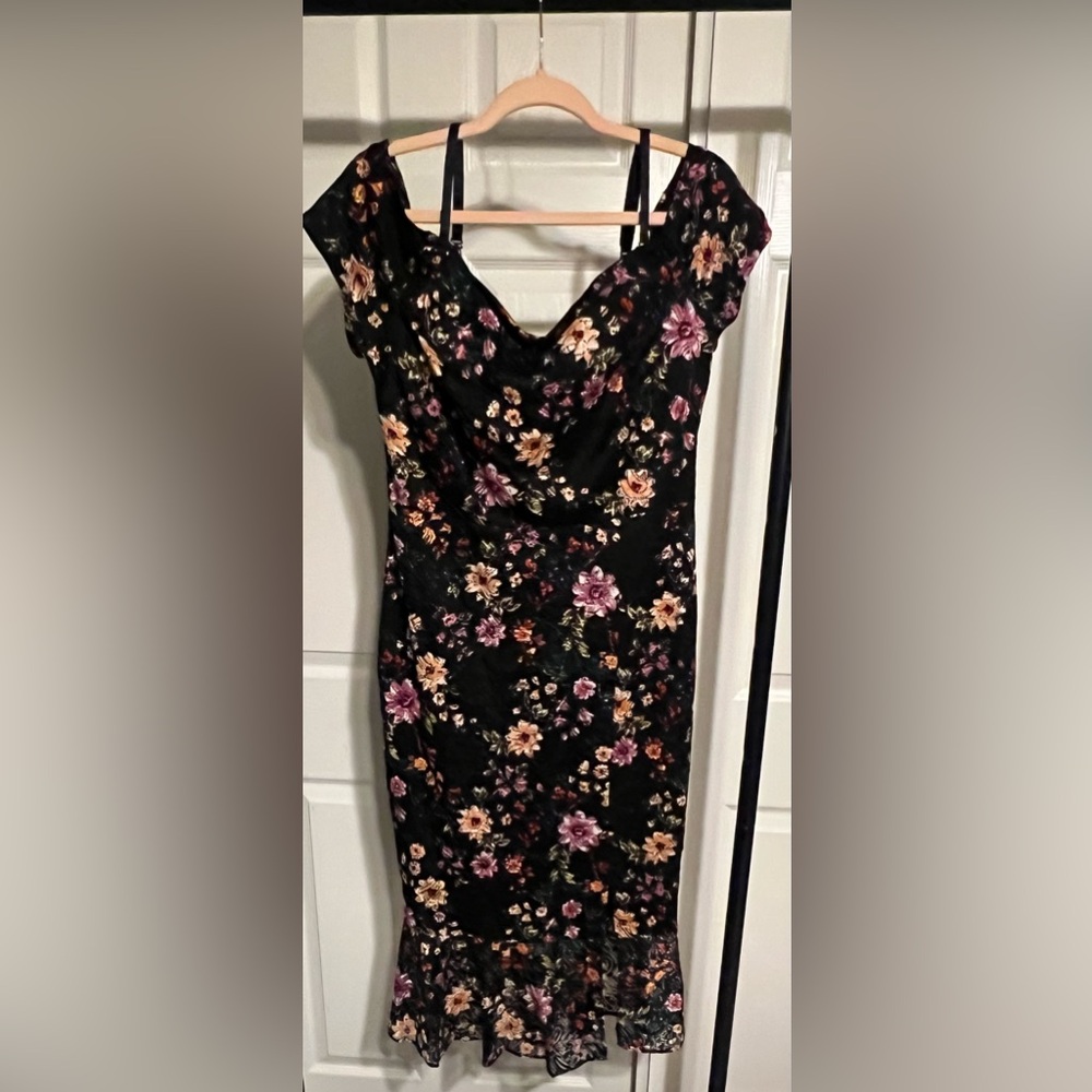 GUESS Off the Shoulder Lace Floral Midi Dress  - Size 12